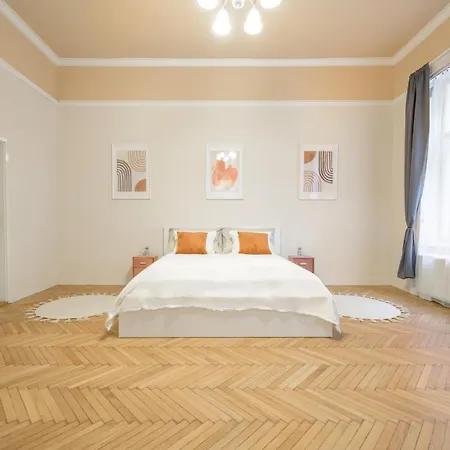 Apartment Seasons La Famiglia