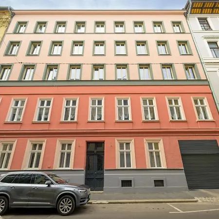Apartment Seasons La Famiglia Budapest